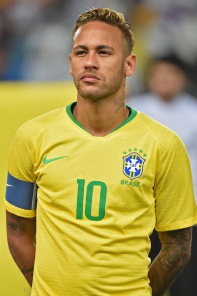 员表现出色 员表现出色