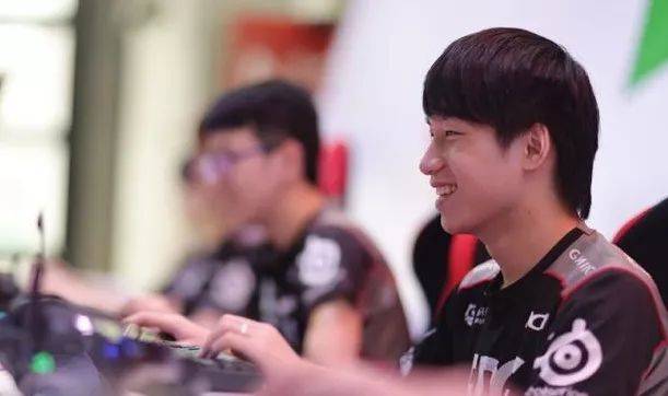 期待在他的 期待在他的